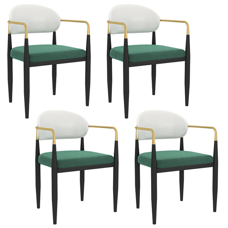 Silla de comedor tapizada estilo diseñador con respaldo abierto y acabado mate