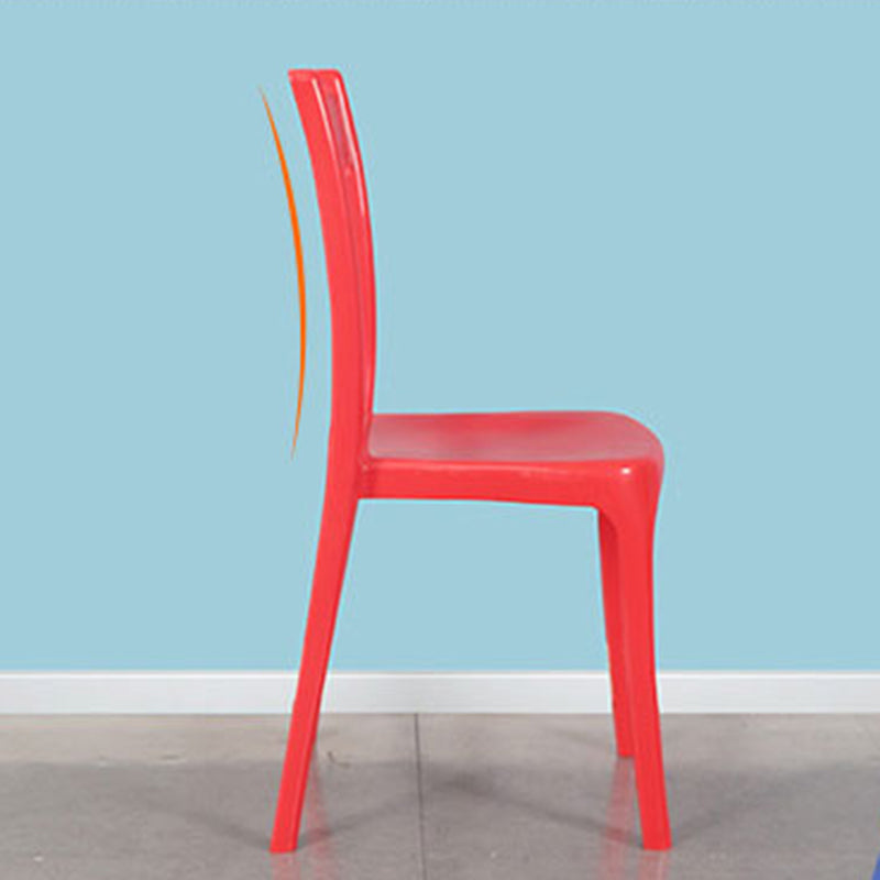Silla apilable de estilo contemporáneo con respaldo de listones de plástico, silla sin brazos