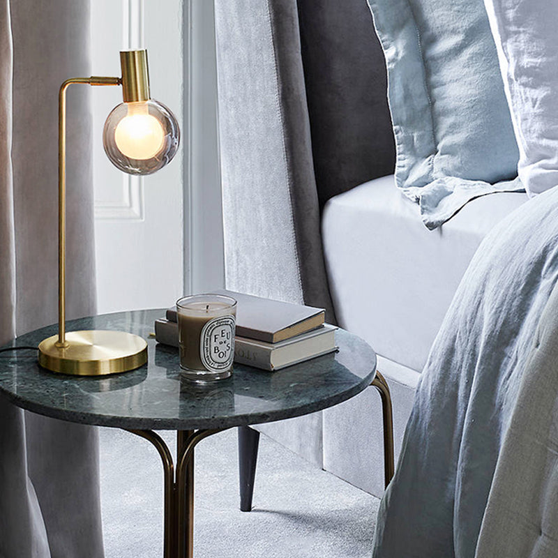 Lujosa lámpara de mesa de 1 luz, iluminación nocturna esférica dorada con pantalla de cristal transparente/gris humo para dormitorio