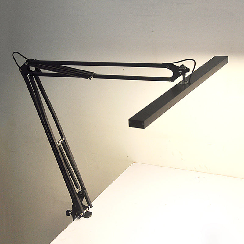 Lineare Nachttischlampe moderne Metal Ein leichter Nachttischlampe in Schwarz