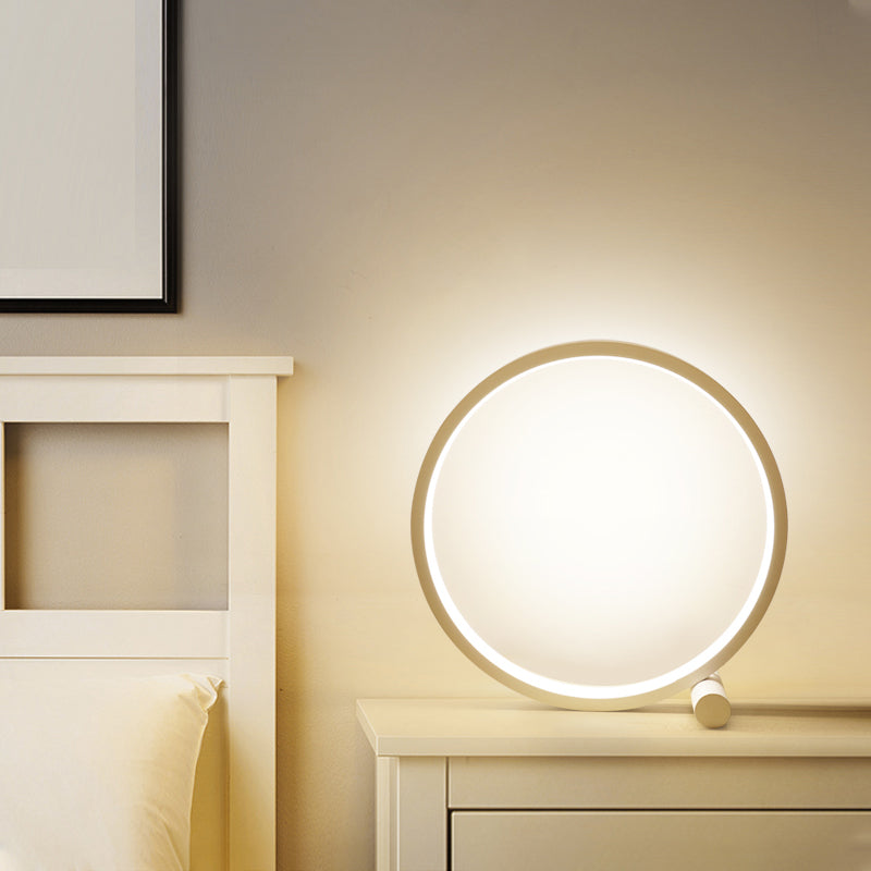 Lampada da tavolo notturna del cerchio in stile moderno in metallo 1 comodino leggero lampada