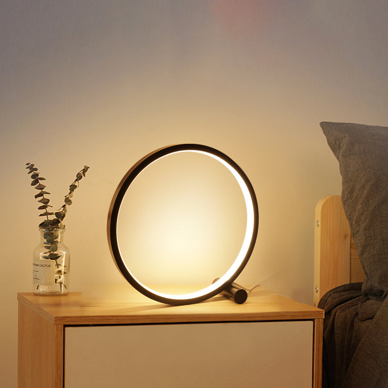 Lampada da tavolo notturna del cerchio in stile moderno in metallo 1 comodino leggero lampada