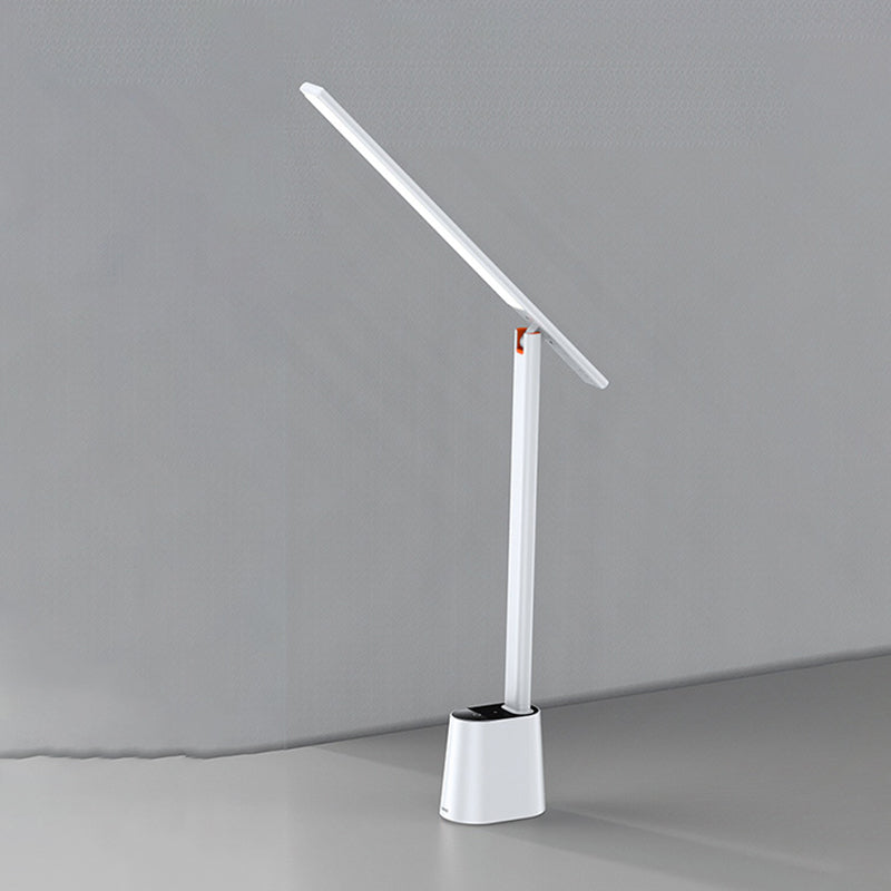 Lampe de table à LED concise moderne lampe de table linéaire en métal pour chambre à coucher