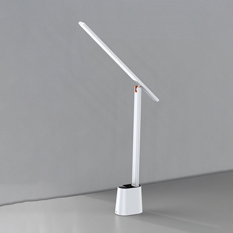 Lampe de table à LED concise moderne lampe de table linéaire en métal pour chambre à coucher