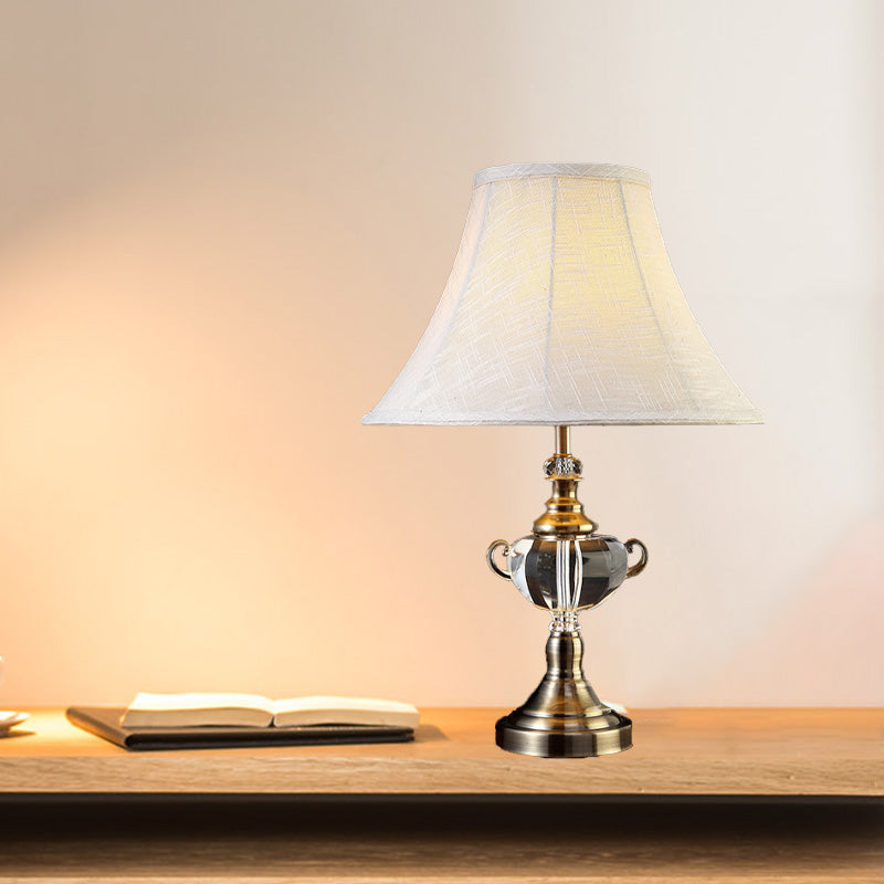 1 Lampe de chevegade de la tête de chambre à coucher moderne avec une teinte en tissu de cloche