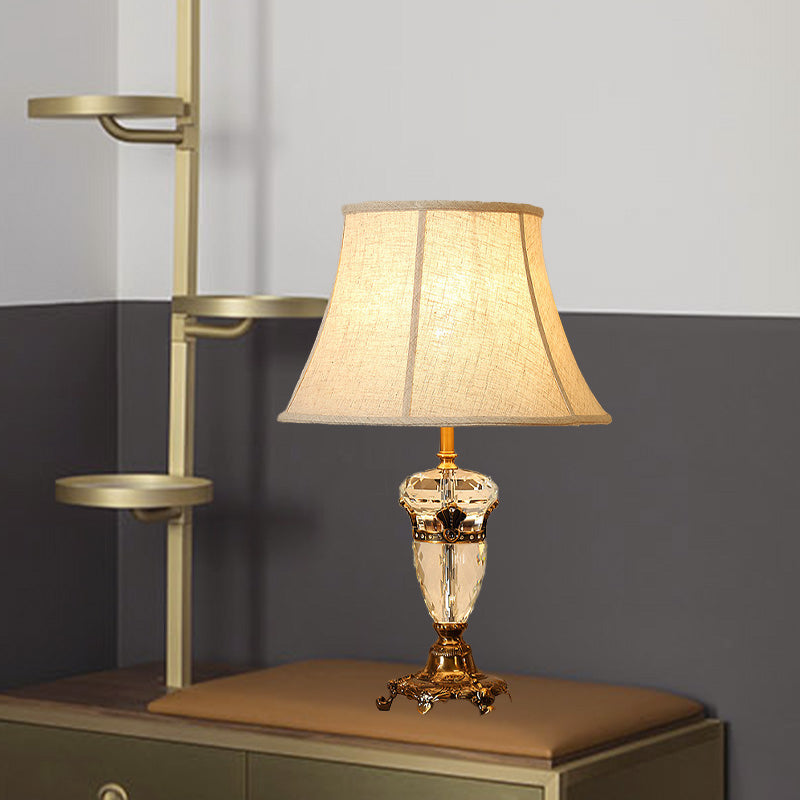 1 tête Curbe Fabric Bureau Light Modernisme Facet Crystal Night Table Lampe en beige