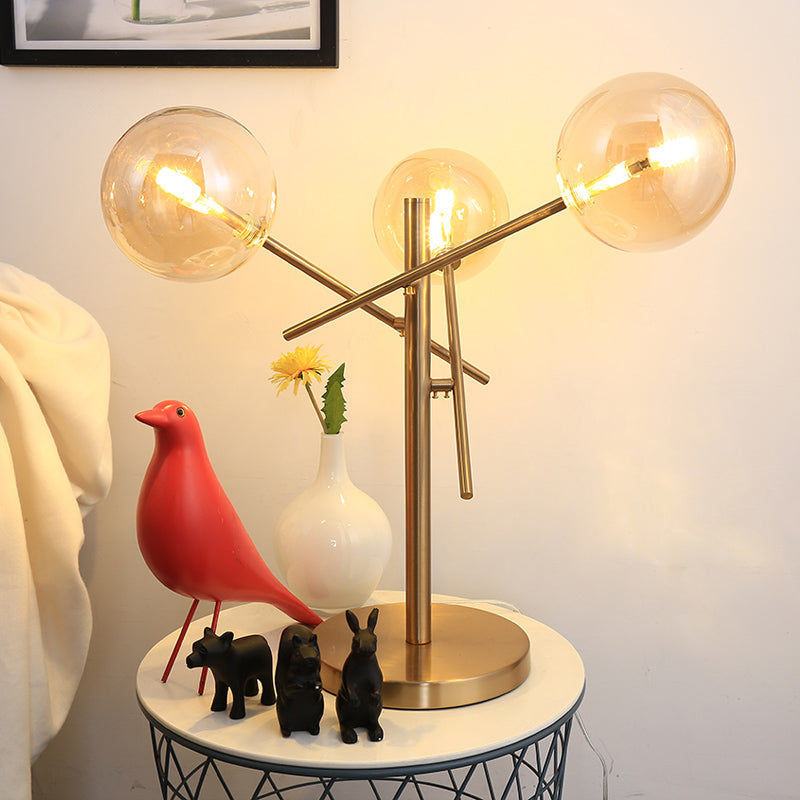 Simple Global Metal Night Light Amber Glass 1 Head Living Room Table Lampe en or