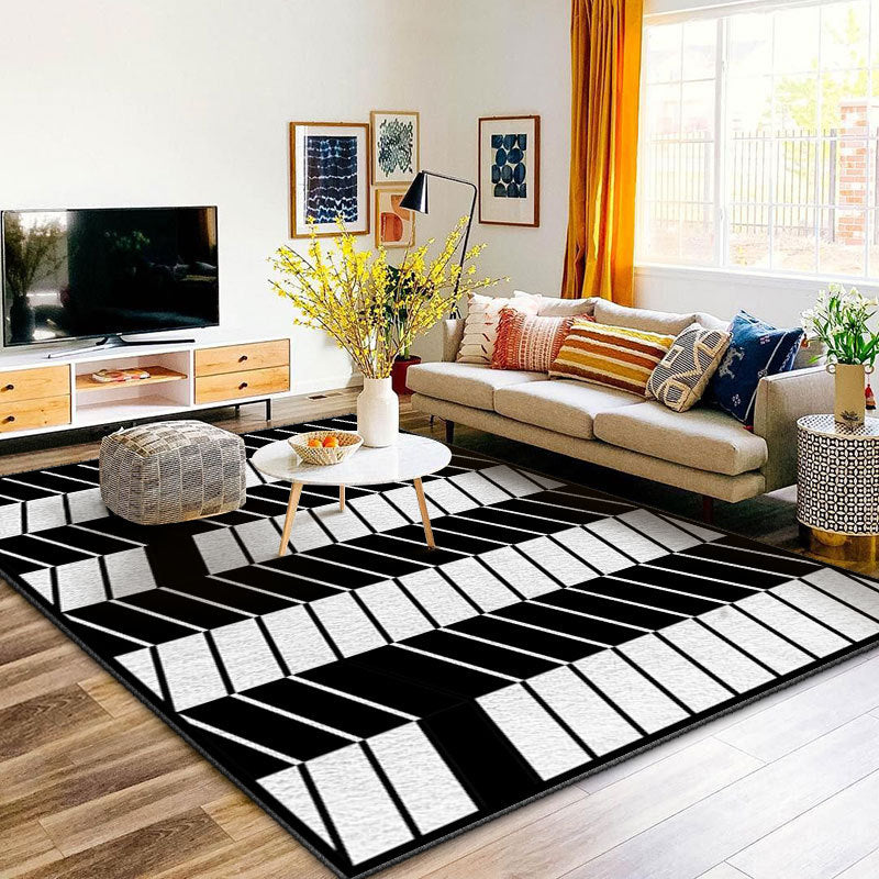 Tapis de tapis simple noir en polyester tapis à rayures Tapis résistant aux taches pour la décoration intérieure