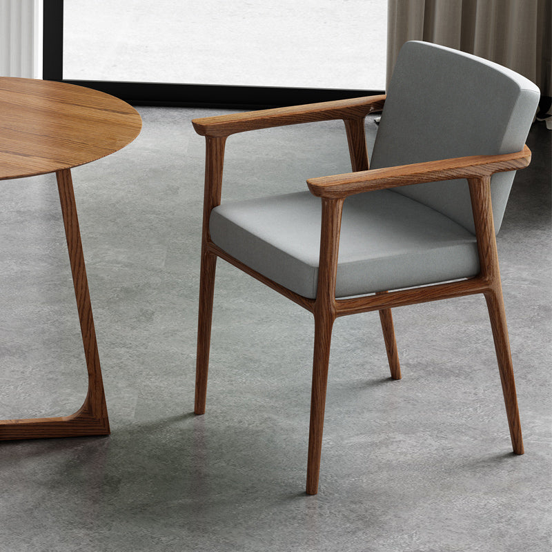 Silla de comedor tapizada con respaldo sólido de estilo tradicional para interiores