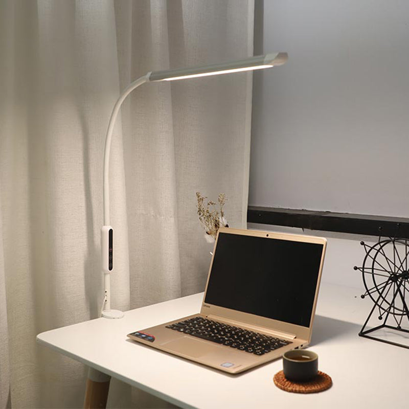 Moderne lineaire tafellamp metalen met één lichttafel Licht voor de slaapkamer