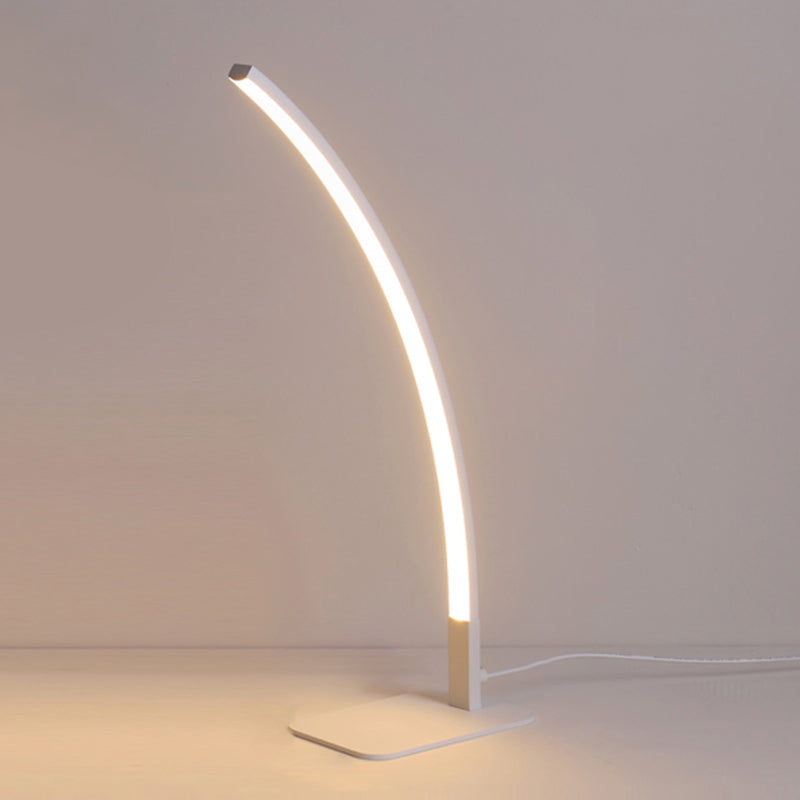 Lampade da tavolo lineari lampade da tavolo da notte in metallo contemporaneo con tonalità acrilica per sala da studio