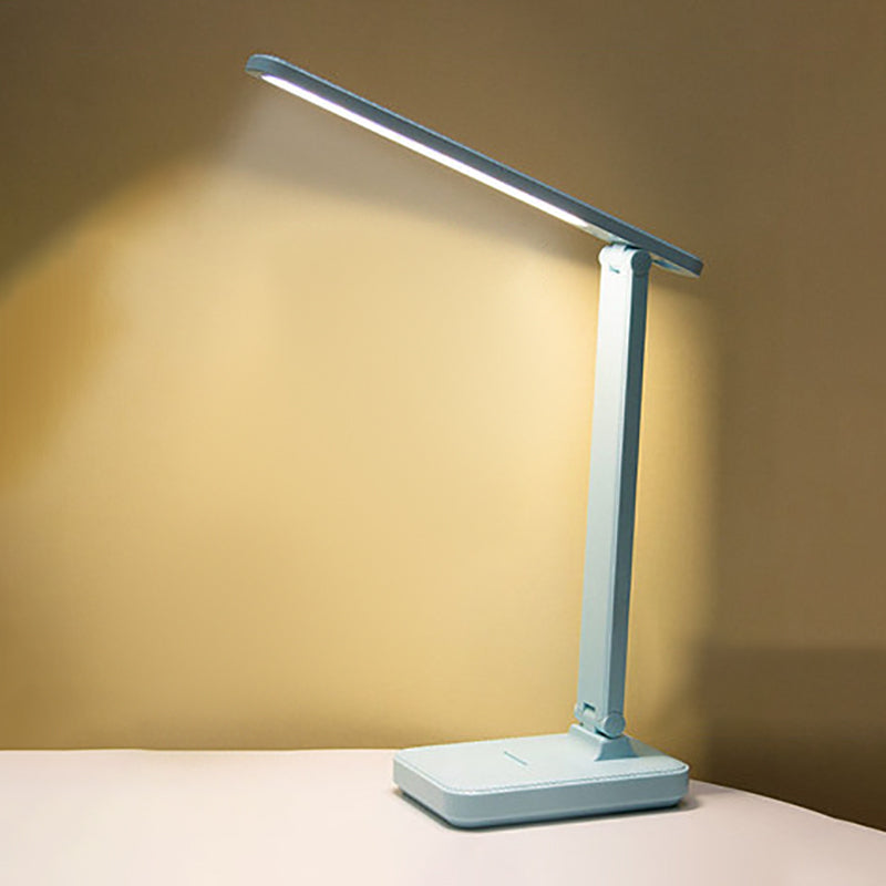 Lampada da tavolo da notte lineare in stile moderno in metallo a 1 luci da comodino