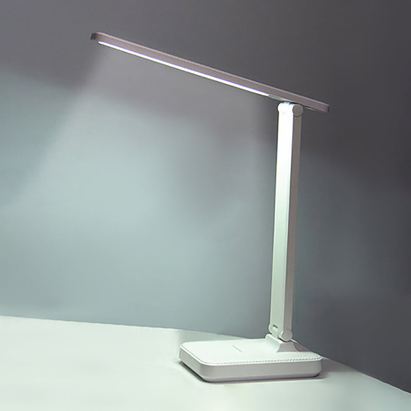 Lampada da tavolo da notte lineare in stile moderno in metallo a 1 luci da comodino