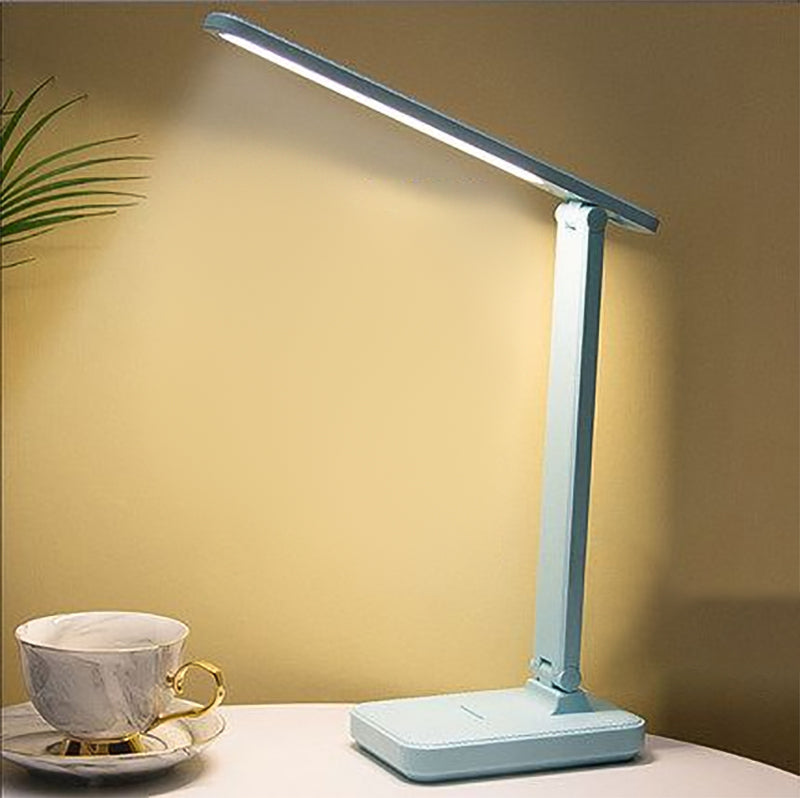 Lampada da tavolo da notte lineare in stile moderno in metallo a 1 luci da comodino