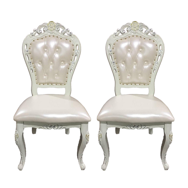 Chaise de salle à manger victorienne en bois d'hévéa avec dossier King Louis en cuir au fini mat (Ensemble de 2)