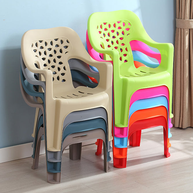 Chaise latérale de salle à manger de style moderne, chaise latérale de salle à manger à dossier ouvert en plastique avec bras