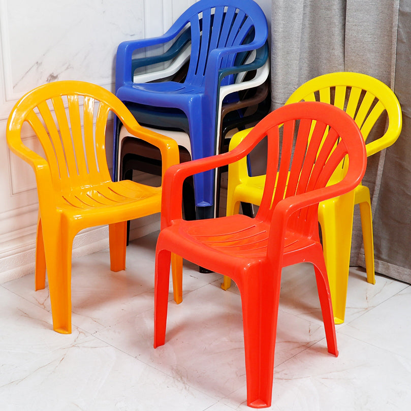 Sillón de estilo contemporáneo con respaldo de listones de plástico, silla auxiliar de comedor apilable