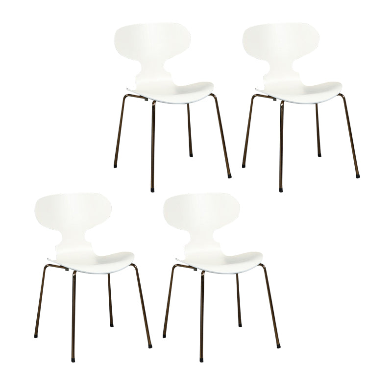 Silla de comedor de madera escandinava con respaldo de orejas y acabado mate (juego de 4)