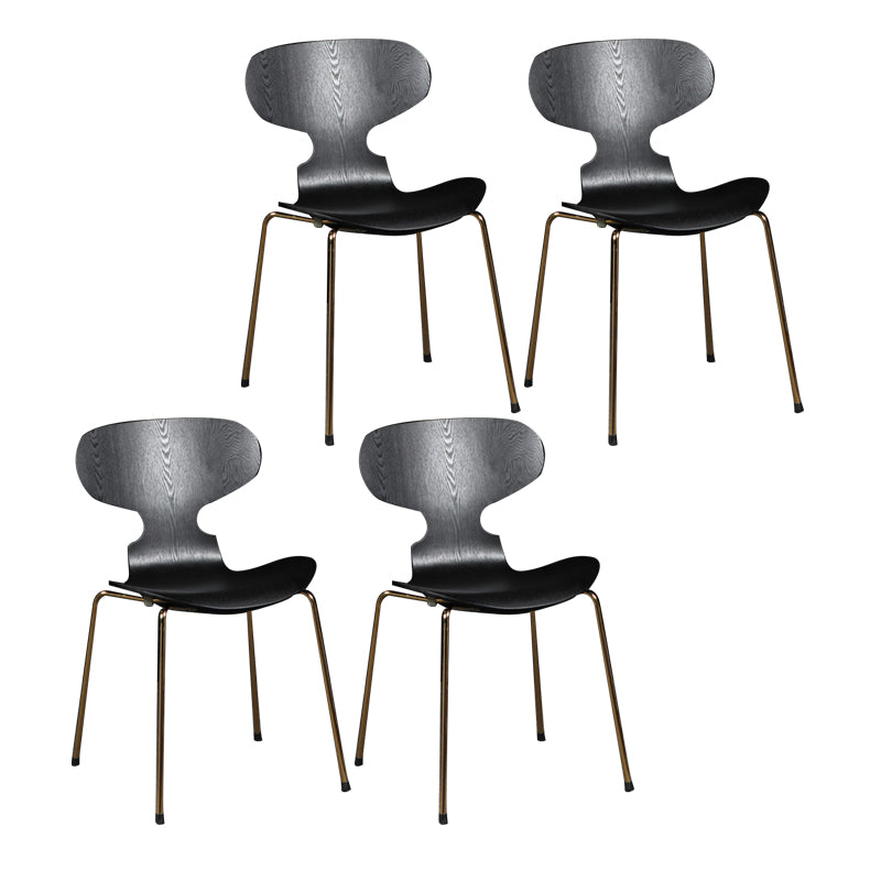 Silla de comedor de madera escandinava con respaldo de orejas y acabado mate (juego de 4)