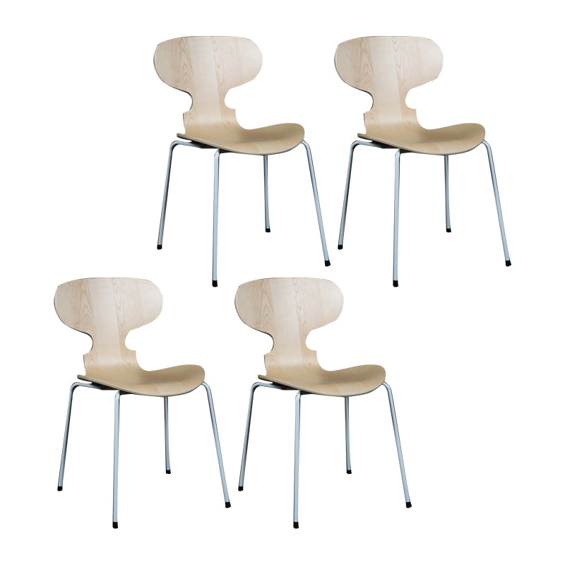 Silla de comedor de madera escandinava con respaldo de orejas y acabado mate (juego de 4)