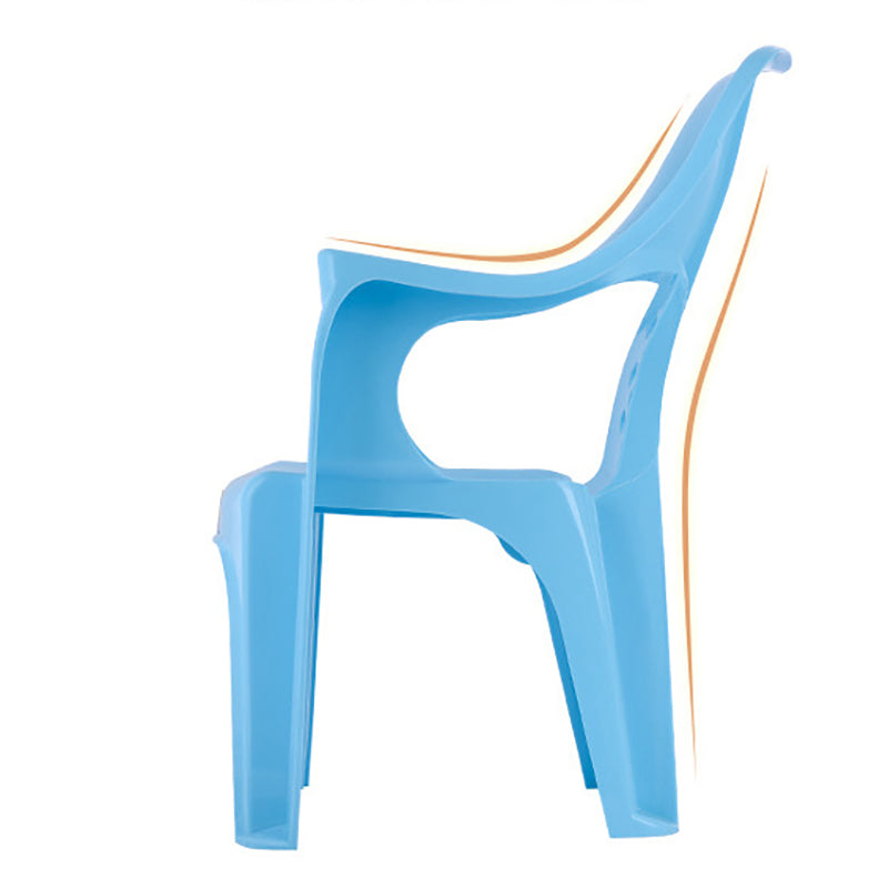 El estilo minimalista que cena el brazo que cena el respaldo plástico del listón de las sillas cena la silla lateral para el uso en el hogar