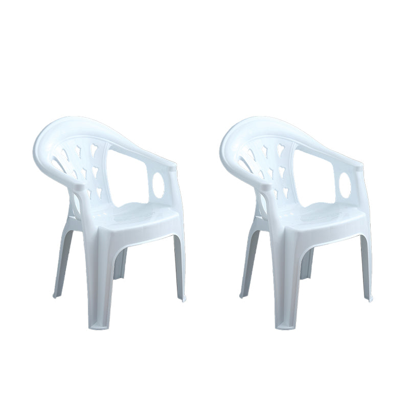 El apilamiento contemporáneo que cena el brazo preside el plástico que cena la silla lateral para el uso en el hogar