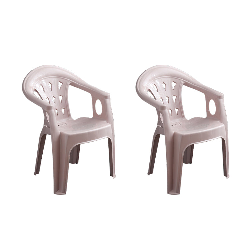 El apilamiento contemporáneo que cena el brazo preside el plástico que cena la silla lateral para el uso en el hogar
