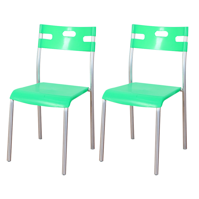 Plástico de estilo minimalista que cena la parte posterior abierta apilable de la silla sin brazos que cena la silla lateral