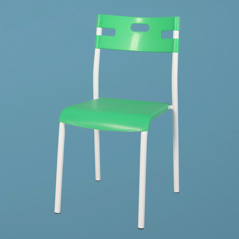 Chaise sans bras de salle à manger en plastique de style minimaliste, chaise latérale de salle à manger à dossier ouvert empilable