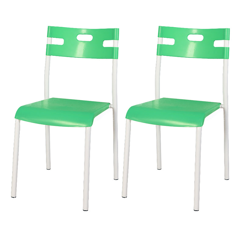 Plástico de estilo minimalista que cena la parte posterior abierta apilable de la silla sin brazos que cena la silla lateral