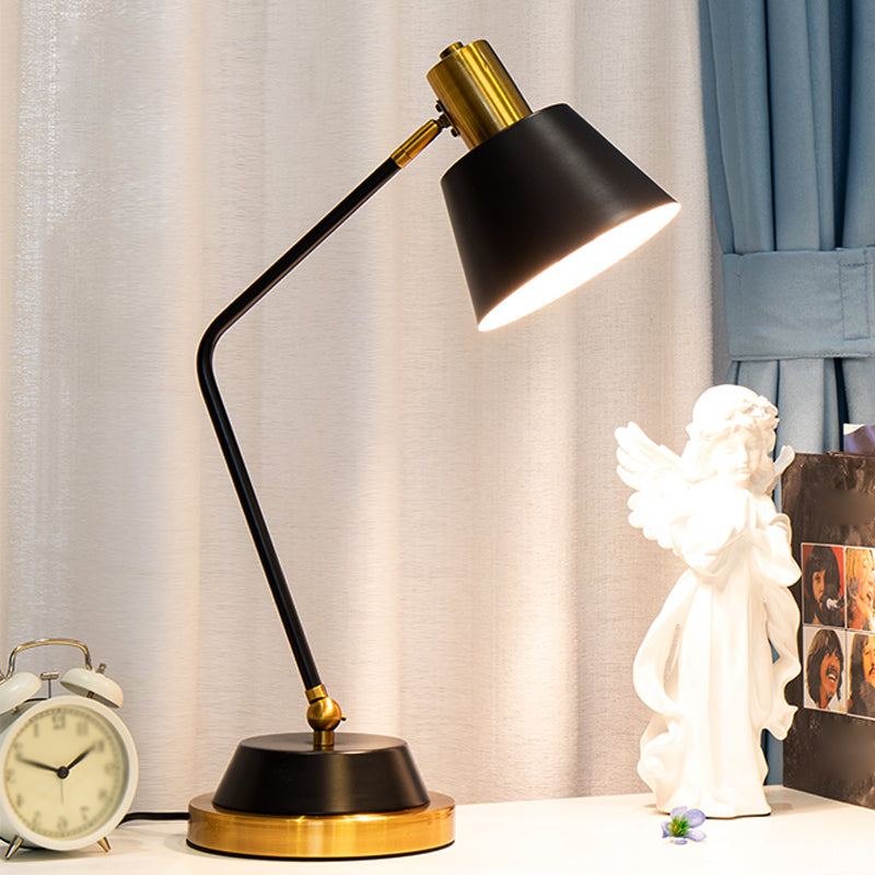 Lumo da tavolo metallico moderno per gli occhi per gli occhi per gli occhi per il salotto della camera da letto dello studio