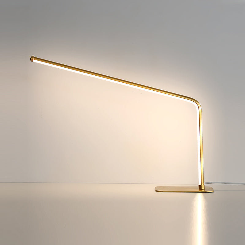 Lampada da tavolo a led in stile nordico Lampada da scrivania in stile moderno per la camera da letto di studio