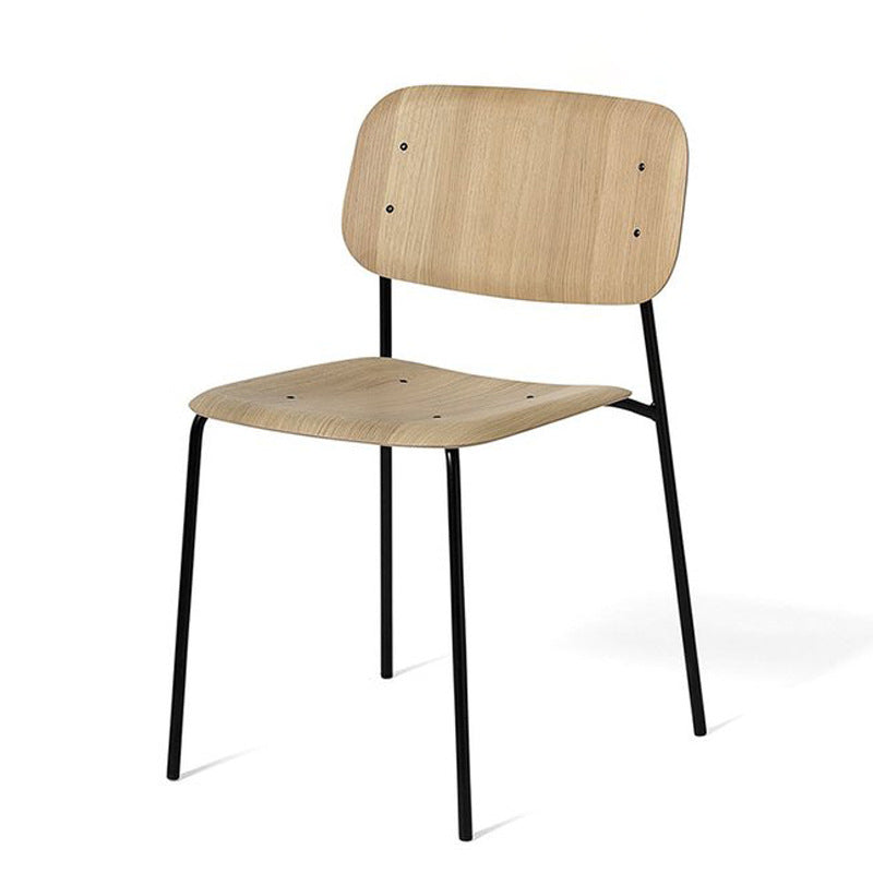 Chaise d'intérieur industrielle avec dossier ouvert en bois et pieds en métal, chaise de salle à manger