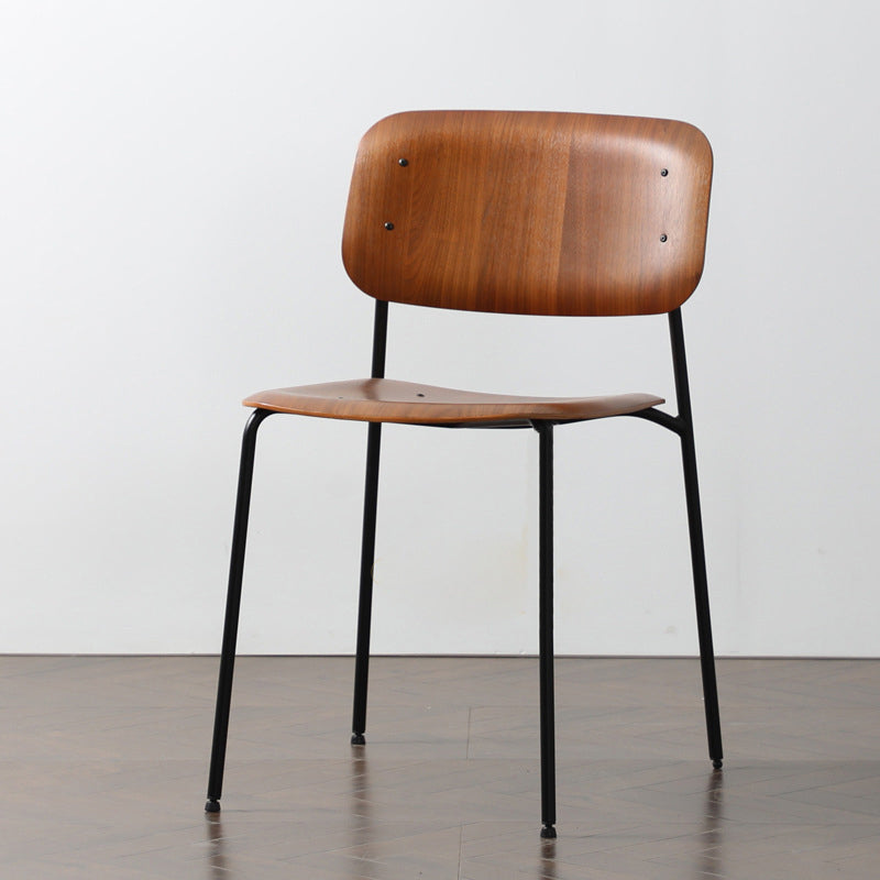 Chaise d'intérieur industrielle avec dossier ouvert en bois et pieds en métal, chaise de salle à manger