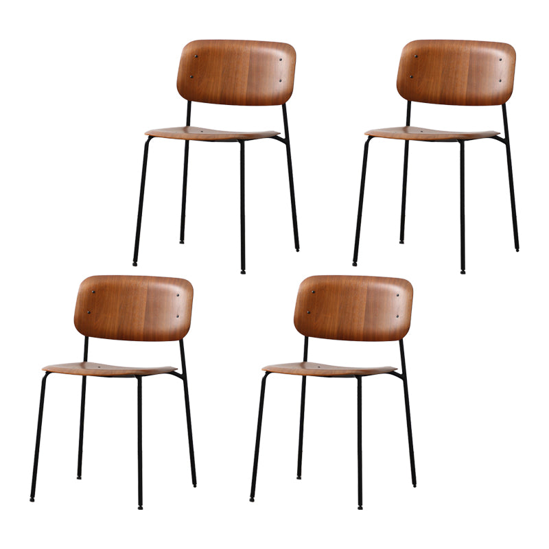 Chaise d'intérieur industrielle avec dossier ouvert en bois et pieds en métal, chaise de salle à manger