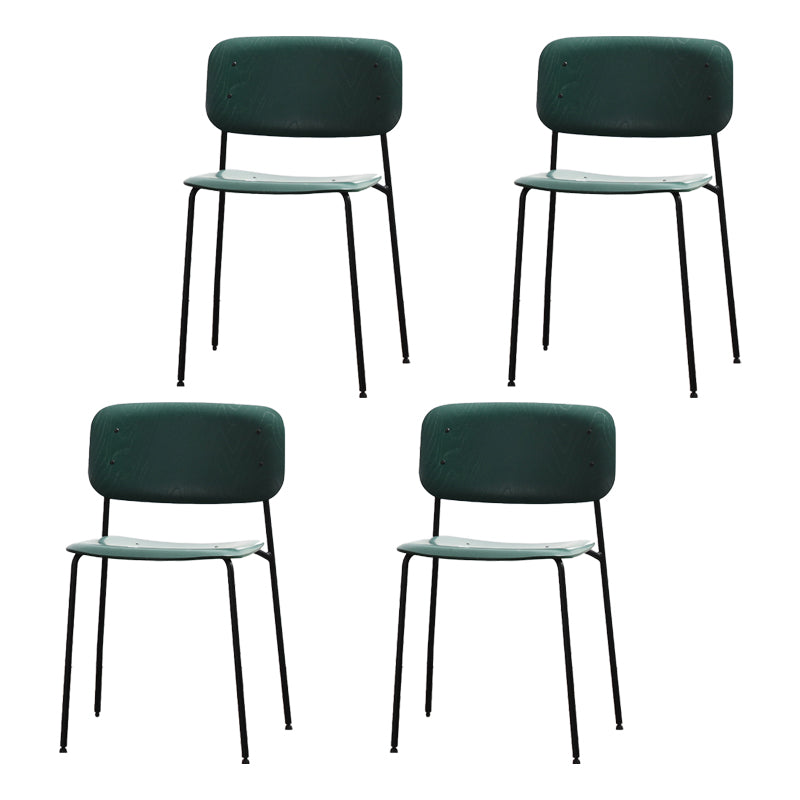 Chaise d'intérieur industrielle avec dossier ouvert en bois et pieds en métal, chaise de salle à manger