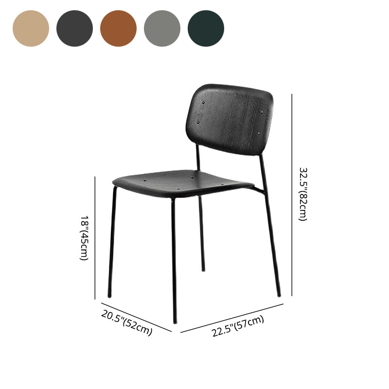 Chaise d'intérieur industrielle avec dossier ouvert en bois et pieds en métal, chaise de salle à manger