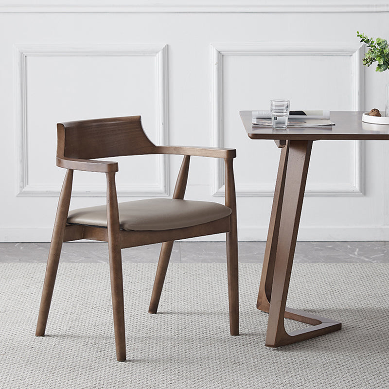 Sedia da sala da pranzo in legno tradizionale in stile sedia da pranzo.