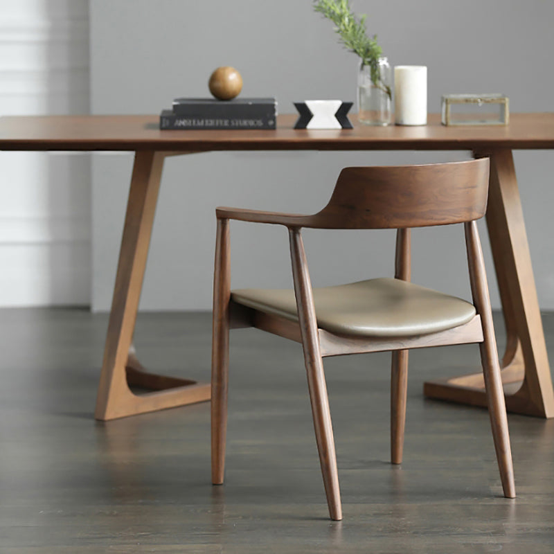 Chaise de salle à manger en bois de style traditionnel