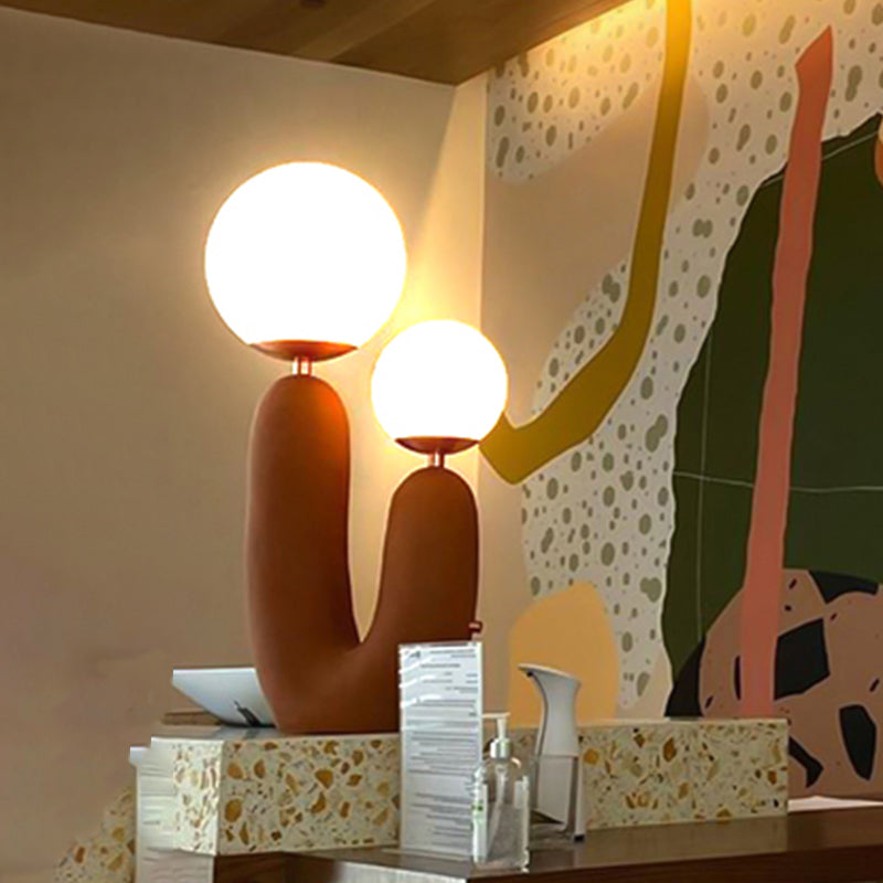 Lampada da tavolo da tavolo minimalista per la scrivania per gli occhi postmoderna per la camera da letto della sala da studio