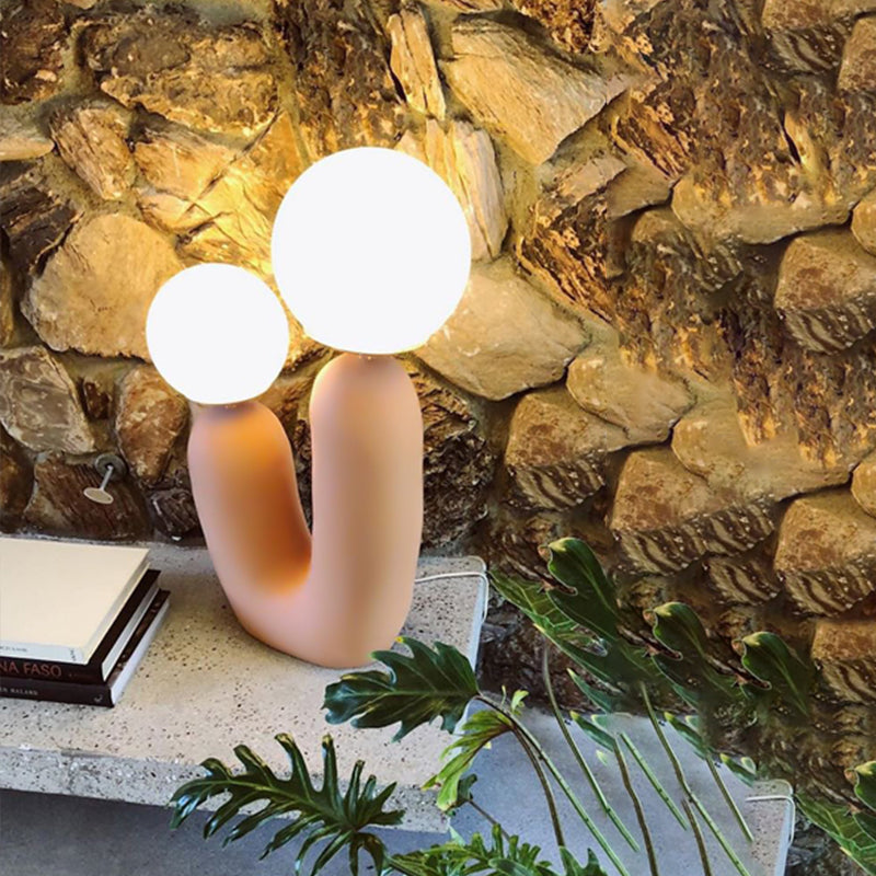 Lampada da tavolo da tavolo minimalista per la scrivania per gli occhi postmoderna per la camera da letto della sala da studio