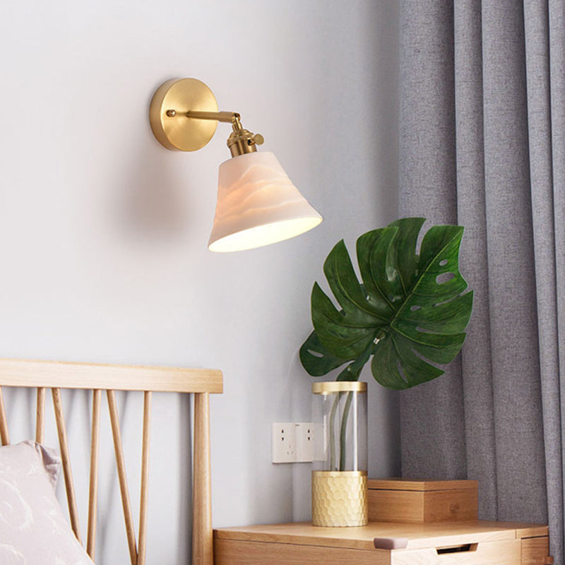 Application murale à tête simple contemporaine blanc cérame en céramique mural luminaire monté