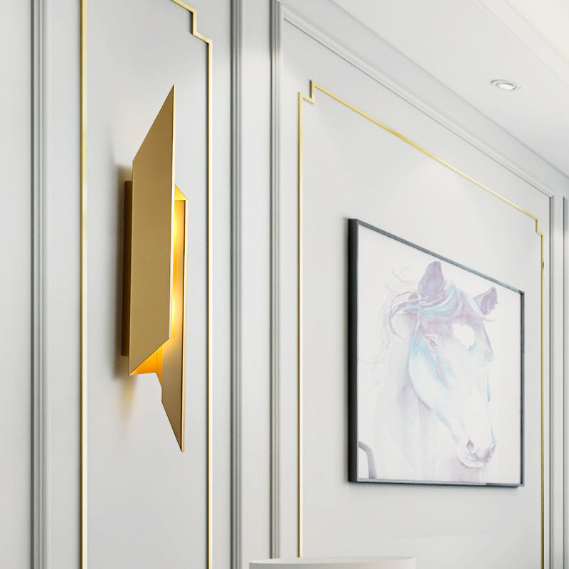 Postmodern Metal Wall Sconce 2 Head Wall Mounted Light Fixture for Bedroom