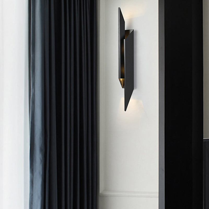 Postmodern Metal Wall Sconce 2 Head Wall Mounted Light Fixture for Bedroom