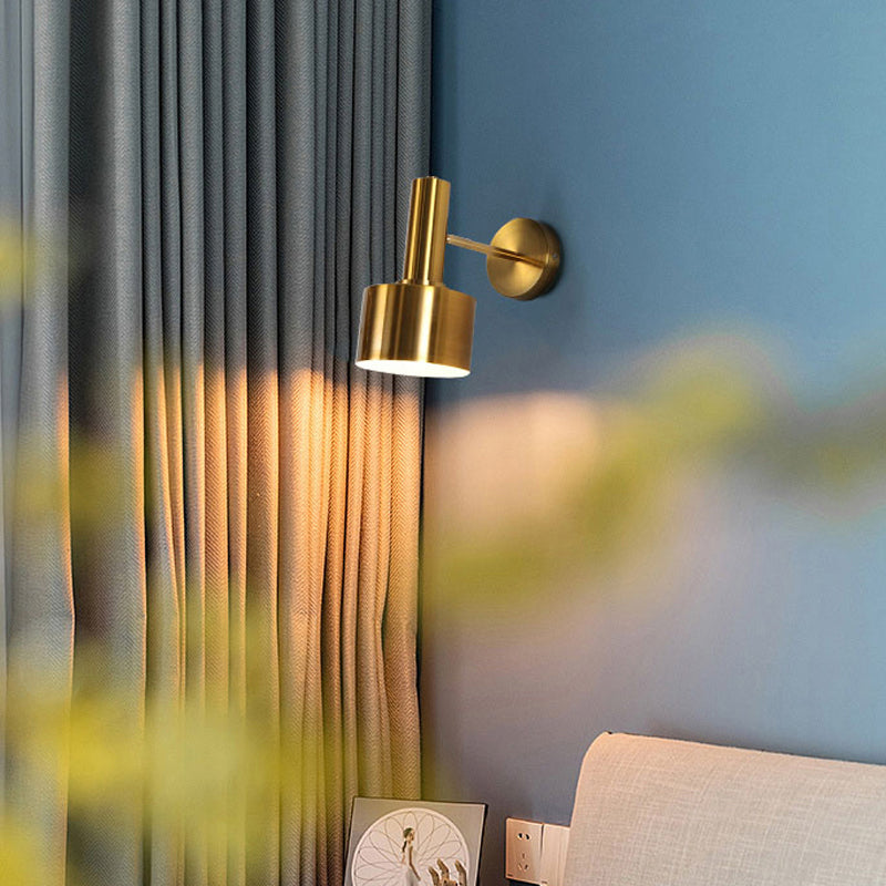 Postmodern Metal Wall Sconce 1 Blub Golden Wall Mounted Light Fixture for Bedroom