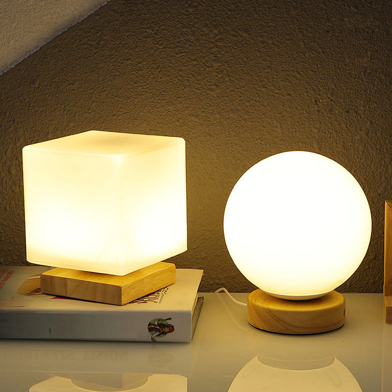 Lampada da tavolo geometrica in stile nordico lampada da scrivania in vetro moderno per la camera da letto dello studio