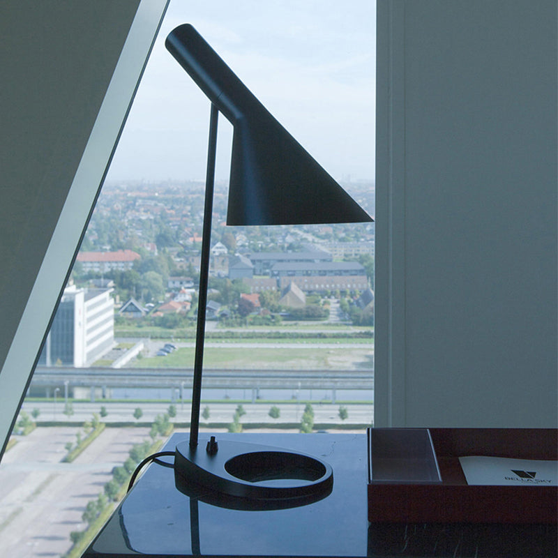 Moderni lampada da tavolo geometrica lampada da scrivania in metallo per soggiorno camera da letto