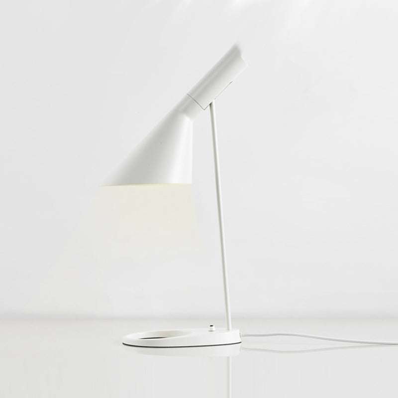Moderni lampada da tavolo geometrica lampada da scrivania in metallo per soggiorno camera da letto