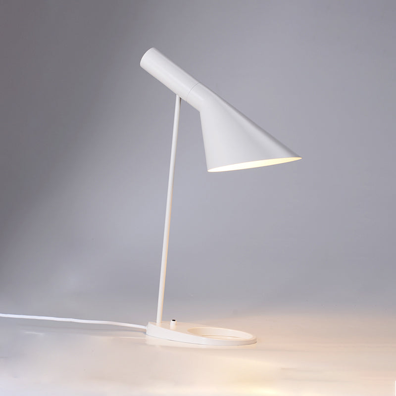 Moderni lampada da tavolo geometrica lampada da scrivania in metallo per soggiorno camera da letto