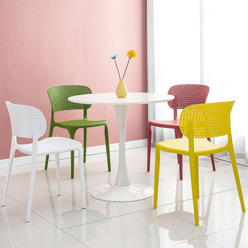 Chaise sans bras de salle à manger en plastique de style contemporain, chaises latérales de salle à manger à dos ouvert